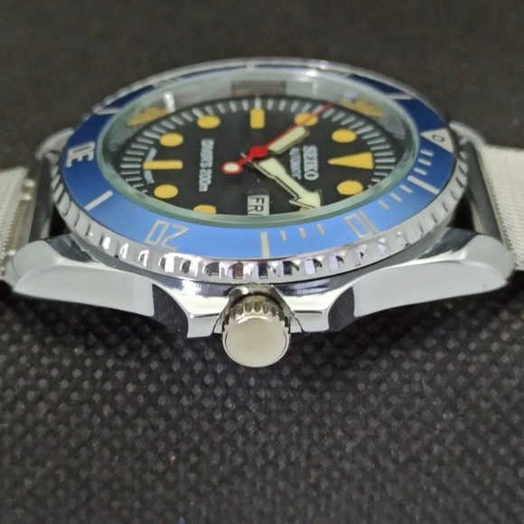 Vintage Automatic 1980s Seiko Mens Diver Watch with Glass Back! - Picture 6 of 8